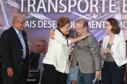  

PORTO ALEGRE, RS, BRASIL - 20-12-2013 - presidente Dilma Rousseff inaugura a Rodovia do Parque (FOTO: DIEGO VARA/ AGÊNCIA RBS, GERAL)
Indexador: Diego Vara