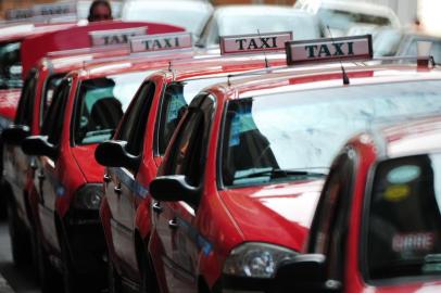  

PORTO ALEGRE, RS, BRASIL, 23/01/2013, 13:00hs. Serviço de taxi em Porto Alegre . (Foto: FERNANDO GOMES/ ZERO HORA).