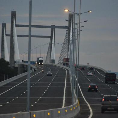  Movimentação de saída da Capital às 6h30min na freeway e Rodovia do Parque