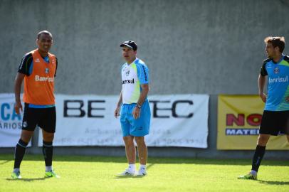  

BENTO GONÇALVES , RS ,BRASIL , 17-01-2014 - Tricolor faz pré-temporada - Grêmio 2014.Treino do no campo do Flamengo em  São Valentim.(FOTO: TADEU VILANI/AGENCIA RBS / ESPORTE )
Técnico Enderson Moreira