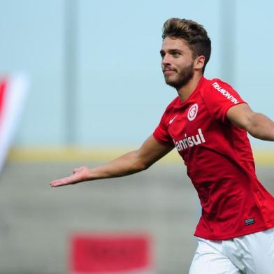 NOVO HAMBURGO/RS: Inter x São Luiz pelo Campeonato Gaúcho 2014. Cláudio Winck comemora primeiro gol do time no jogo. Foto: Fernando Gomes/Agência RBS