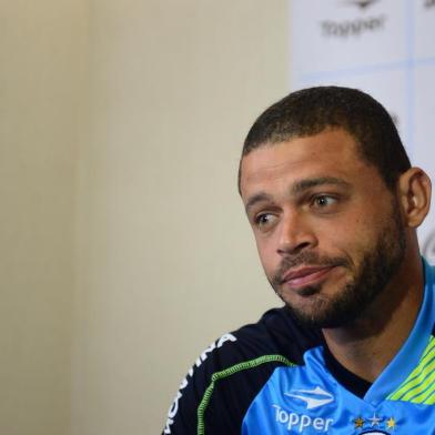  

Bento Gonçalves , RS , BRASIL , 20-01-2014 - Entrevista com jogador do Grêmio Edinho em Bento Gonçalves.  (FOTO: TADEU VILANI / AGENCIA RBS / ESPORTES )