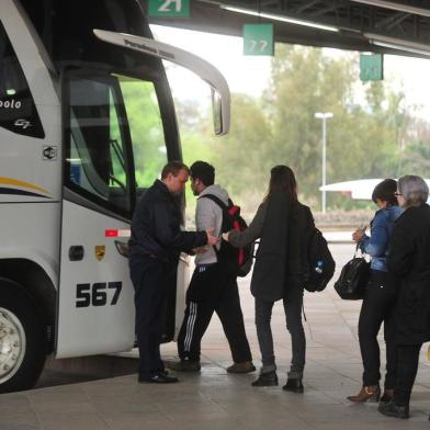  Projeto de Lei do Passe Livre em ônibus intermunicipais para estudantes com renda percapta de até 1,5 salário mínimo amplia o benefício para todo o Estado