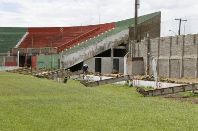 Estádio Aldo Dapuzzo, do São Paulo-RG, recebe obras para o Gauchão 2014