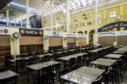  

PORTO ALEGRE, RS, BRASIL, 16-01-2014: Area de alimentacao montada no terreo do Mercado Publico, na regiao central de Porto Alegre, abriga estabelecimentos destruidos pelo incendio meses atras. O espaco deve comecar a funcionar em uma semana. (Foto: Mateus Bruxel / Diario Gaucho)
Indexador: Mateus_Bruxel