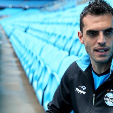  

Zagueiro Luiz Rhodolfo Dini Gaioto
PORTO ALEGRE, RS, BRASIL, 07-08-2013.Treino do Grêmio na Arena. (Foto: Bruno Alencastro/Agência RBS / ESPORTE)