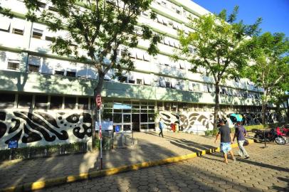  Ambulatórios do HUSM receberão os pacientes que ficaram expostos a fumaça tóxica liberada no incêndio da boate Kiss. Ministério da Saúde fez o cadastro delas.