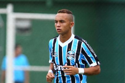 Everton, atacante do Grêmio