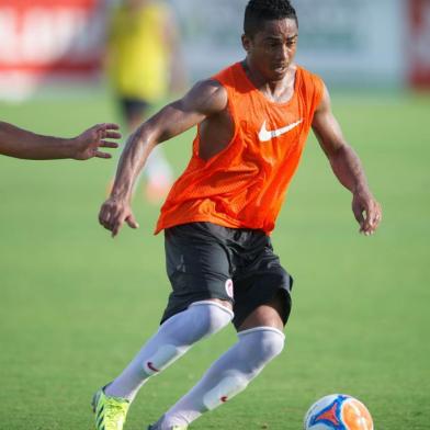 Atacante Jorge Henrique em treino do Inter no CT Parque Gigante