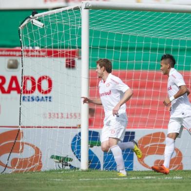  

Passo Fundo x Inter - Aylon marca o 1º gol colorado
Indexador: Alexandre_Lops