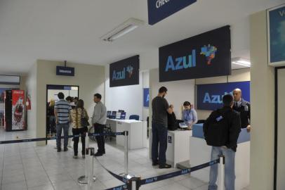  Aeroporto de Santa Maria, embarque da linha da Azul para Porto Alegre.