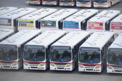  

Garagem Conorte em Porto Alegre, lotada com a greve total dos ônibus, 29012014