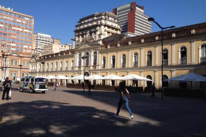 Movimento 70% abaixo do normal no Mercado Público e no comércio do Centro