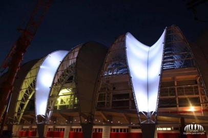 PORTO ALEGRE, RS, BRASIL - 03-02-2014 - Imagem do segundo teste da iluminação do Beira-Rio. (GUSTAVO SEGANFREDO/GRUPO GPS/ESPORTES).