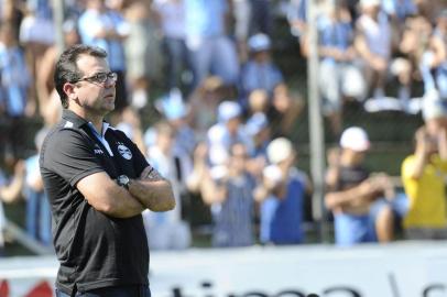 CAXIAS DO SUL, RS, BRASIL, 02/02/2014. Juventude x Grêmio, jogo válido pela quinta rodada do campeonato gaúcho (Gauchão 2014) e realizado no estádio Alfredo Jaconi em Caxias do Sul. Técnico do Grêmio, Enderson Moreira. (Porthus Junior/Pioneiro)