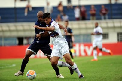  

CAXIAS DO SUL, RS, BRASIL, 08/02/2014. Campeonato Gaúcho 2014, série A. Partinda entre SER Caxias e São José - POA, disputada no Estádio Centenário em Caxias do Sul. (Diogo Sallaberry/Pioneiro)