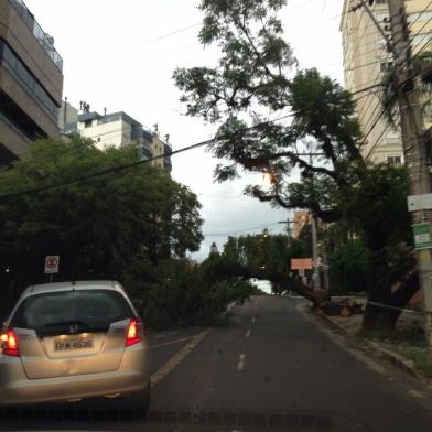 rdgol; temporal atinge várias cidades do estado - porto alegre