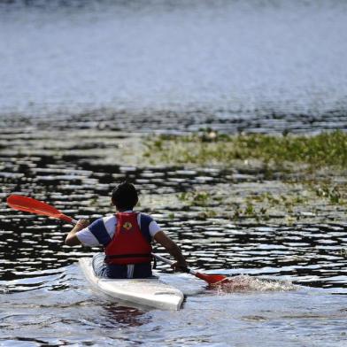  CAXIAS DO SUL, RS, BRASIL, 18/04/2012. Canoagem. Projeto Remadas Solidárias, na represa Dal Bó. O projeto é comandado pelo técnico Álvaro Koslowski. (FOTO: MAICON DAMASCENO/PIONEIRO)Local: Caxias do SulFonte: Agencia RBS