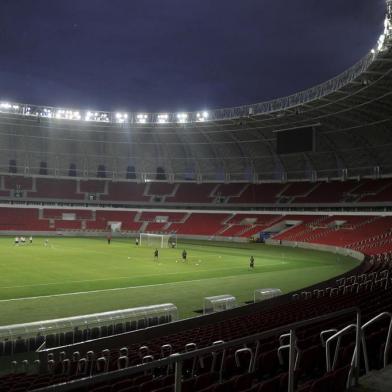  

PORTO ALEGRE ,BRASIL,RS - 12/02/2014 - Treino no estádio Beira-Rio.(FOTO:LAURO ALVES /AGÊNCIA RBS)