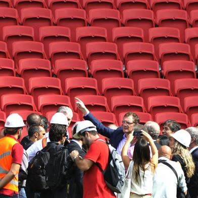  

PORTO ALEGRE,RS,BRASIL , 18-02-2014 - Visita do secretário-geral da Fifa, Jérôme Valcke, ao Beira-Rio. Haverá visita ao campo e estádio e, depois, coletiva. ( FOTO : LAURO ALVES / AGENCIA RBS / ESPORTE )