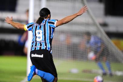  CAXIAS DO SUL,BRASIL,RS - 19/02/2014 - Campeonato Gaúcho - 9ª rodada - Caxias x Grêmio no estádio Centenário.FOTO:ADRIANA FRANCIOSI/AGÊNCIA RBS)Jogador Barcos faz o gol de empate, Grêmio 2x2 Caxias