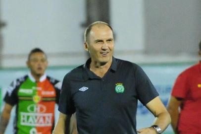  

CHAPECÓ, SC, BRASIL, 26-02-2014 - Chapecoense enfrenta Brusque em casa por uma vaga no quadrangular final do Campeonato Catarinense. Na foto: Dal Pozzo
Indexador:                                 