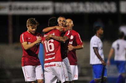  

NOVO HAMBURGO, RS, BRASIL, 28-02-2013:Jogo do INTERNACIONAL X ESPORTIVO, no estádio do vale, pelo campeonato gaúcho de futebol. (Foto: Bruno Alencastro/Agência RBS, ESPORTES)
Jogador Alan Patrick faz o terceiro gol do Inter