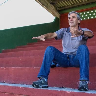 Toquinho, técnico do São Paulo de Rio Grande, estádio Aldo Dapuzzo. 