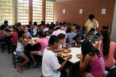 Merenda escolar - Porto Alegre - crianças