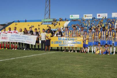 Márcio Chagas da Silva é homenageado pelos atletas de Pelotas e São Luiz em partida do Gauchão na Boca do Lobo