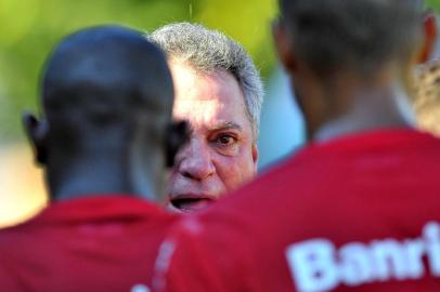  

SÃO LEOPOLDO, RS, BRASIL - 09-03-2014 - Aimoré e Inter. Partida no Estádio Cristo Rei, em São Leopoldo, Técnico Abel Braga (FOTO: LAURO ALVES/AGÊNCIA RBS, ESPORTE)