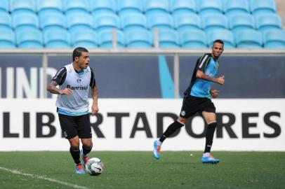  

PORTO ALEGRE, RS, BRASIL, 12-03-2014 : Treino do Grêmio para o jogo pela Libertadores da América da Arena. Na foto: Edinho. (Foto: BRUNO ALENCASTRO/Agência RBS, Editoria Esportes)