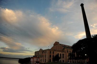  

PORTO ALEGRE, RS, BRASIL, 13-03-2014: Amanhecer com temperatura amena na capital. (Foto: Diogo Zanatta/Especial, GERAL)