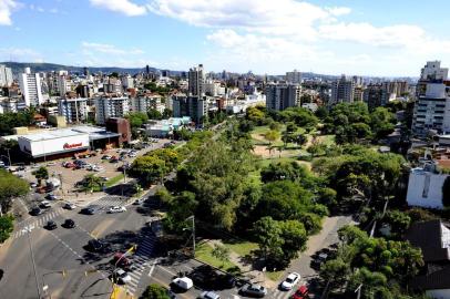  

Brasil, Porto Alegre, 27/02/2013- Fotos para o Aniversário de Porto Alegre- A colunista Bela Hammes escreverá para o bairro Bela Vista-praça da encol