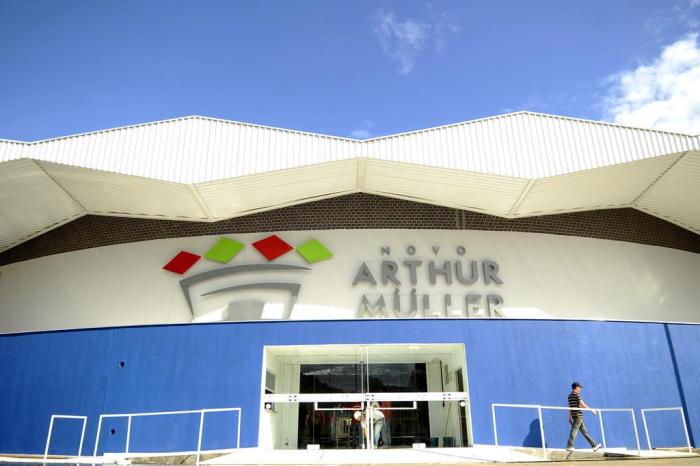 Secel busca recursos para reforma da Arena Jaraguá e Ginásio Arthur Müller  - JDV