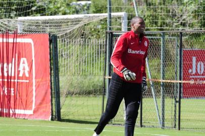 Último treino do Inter antes do Gre-Nal 400 no CT Parque Gigante. No lance, o goleiro Dida