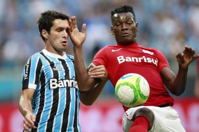  

PORTO ALEGRE, RS, BRASIL, 30-03-2014:Campeonato Gaúcho - primeiro jogo da final (Gre-Nal 400), Grêmio x Inter na Arena.(Foto:Diego Vara/Agência RBS)