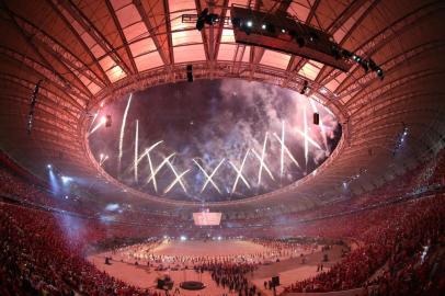 PORTO ALEGRE, RS: Festa de inauguração do Estádio Beira-Rio, na Capital. Na foto,o show de fogos que encerrou o evento.