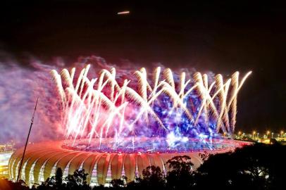  

PORTO ALEGRE, RS, BRASIL, 05-0402914- inauguração do Beira-Rio com fogos de artifícios. FOTO ADRIANA FRANCIOSI, AGENCIA RBS, ESPORTE
Indexador: ADRIANA FRANCIOSI