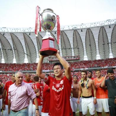  

PORTO ALEGRE, RS, BRASIL ¿ 06-04-2014 ¿ Inter e Peñarol. Jogo reinaugural  do Beira-Rio. Inter vence o Peñarol, jogador Índio é homenageado após a vitória  (FOTO: DIEGO VARA/AGÊNCIA RBS/ESPORTE)