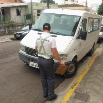 GMT multa veículo da secretaria de Mobilidade Urbana.