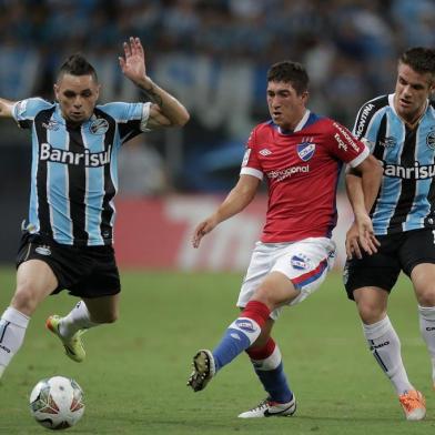  

PORTO ALEGRE , RS , BRASIL , 10-04-2014 - Libertadores da América, Grêmio x Nacional (URU) na Arena.(Foto : JEFFERSON BOTEGA/ Agencia RBS )
Jogadores Pará e Ramiro