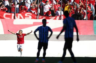  

CAXIAS DO SUL , RS , BRASIL , 13-04-2014 - Gre-Nal 401 - Campeonato Gaúcho, segundo jogo da final no estádio Centenário, em Caxias. Foto :JEFFERSON BOTEGA/ Agencia RBS )
Jogador D'Alessandro abre o placar Inter 1 x 0 Grêmio