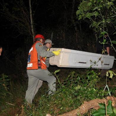  

A investigação sobre o desaparecimento de Bernardo Uglione Boldrini, 11 anos, teve um triste desfecho na noite desta segunda-feira. Segundo a Polícia Civil de Três Passos, o menino foi encontrado morto no interior de Frederico Westphalen. 