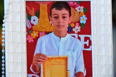  

Três Passos, RS , BRASIL , 15-04-2014 - Morte de Bernardo Uglione Boldrini, 11 anos, conhecido como Bê,velório acontece no ginásio do Colégio Ipiranga, na cidade de Três Passos.(Foto : CARLOS MACEDO/ Agencia RBS )