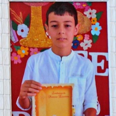  Três Passos, RS , BRASIL , 15-04-2014 - Morte de Bernardo Uglione Boldrini, 11 anos, conhecido como Bê,velório acontece no ginásio do Colégio Ipiranga, na cidade de Três Passos.(Foto : CARLOS MACEDO/ Agencia RBS )