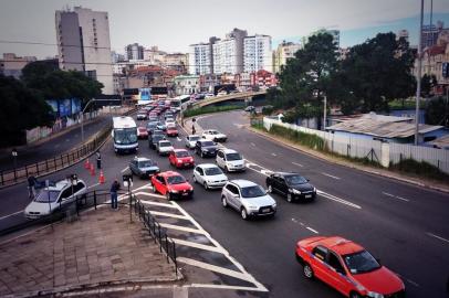 colisão - táxis - rodoviária - porto alegre - rdgol