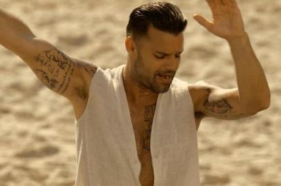 Print do vídeo da música "Vida", do cantor Ricky Martin para a Copa do Mundo 2014.