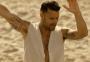 Ricky Martin posta foto nu para promover show