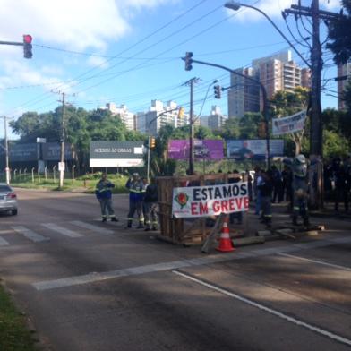 bloqueio - ipiranga - protesto - ceee - rdgol - 24/04/2014